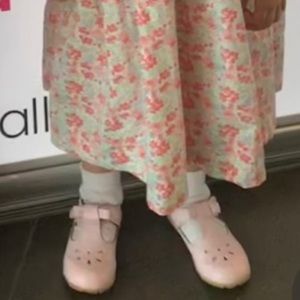 Baby Deer Size 9 Pink Dress Shoes